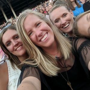 Meet your Posher, Logan